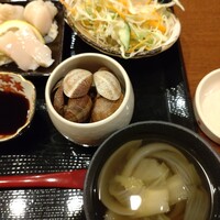 ヒル薬膳粥・ヨル貝料理カイノクチ - サラダ、蒸し物、汁物