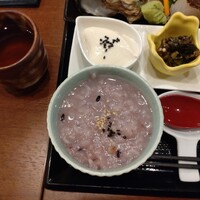 ヒル薬膳粥・ヨル貝料理カイノクチ - 薬膳茶、小鉢、薬膳粥
