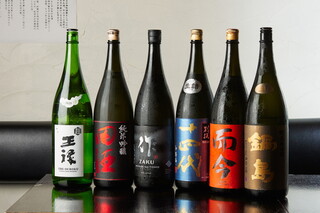 Hiyoshi Nihonshu Iroriya Kingyo - 日本酒の品揃えは日吉No,1と自負。月間６０種以上の日本酒がメニューインしてます