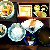 大志満 椿壽 丸ノ内店 - 朝定食￥3.388