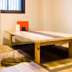 TANYA. - 半個室左側部分の座敷になります。こちらも掘りごたつ仕様です。