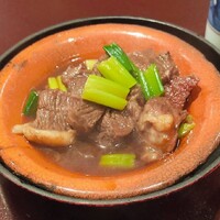 荒井屋 万國橋店 - 牛煮込み別角度から