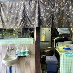 中華そば志のぶ支店 - 厨房を！