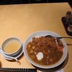 新世界菜館 - 排骨カレー