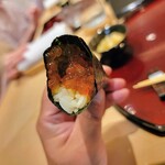 すし 良月 - 新物のイクラ手巻き寿司