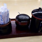 かいだ屋 - 卓上の調味料など
