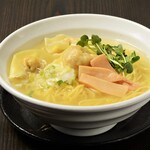 Chuugoku Chuubou Yuan - 海老ワンタン香港麺