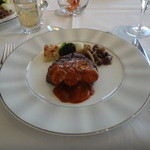 レインボー - フィレビーフの網焼き　温野菜添え　ストロガノフソース