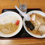 高砂食堂 - 中華そば+半カレー¥900