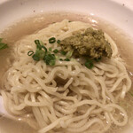 ラーメン 普通 - 替え玉とアサリのペーストを投入！