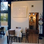 アルチザン・パティシエ・イタバシ - ライトが付いて情緒的です。