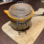 A table - トンカ豆と黒糖のクレームブリュレ