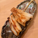 木挽町 とも樹 - 初っ端からビールのあてに対馬の穴子の雉焼き。蒸していないので程よい食感に舌が喜びます。