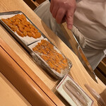 木挽町 とも樹 - 名残の利尻の塩水馬糞ウニ。色艶が抜群です