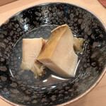 木挽町 とも樹 - 秋田の黒アワビの蒸し。このアワビスープがウンマイっす。シャワーです浴びたいくらい、アハッ\(//∇//)\