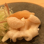 木挽町 とも樹 - 三陸の石垣貝。別名、石陰貝。鳥貝と北寄貝、青柳を足して割ったような食感と風味でした。