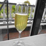 山手十番館 - スパークリングで乾杯♪