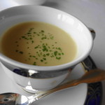 山手十番館 - 100CCくらいの量のマッシュルームスープ