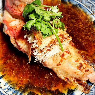 魚屋さんから厳選‼︎強火で一気に蒸した魚を特製の香り醤油で