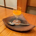さぬきや - ▪️トリュフ薫る濃厚出汁豆腐を卵黄ソースで ¥880