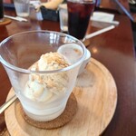 円山 カルネ - 横からだと、こんな感じ。