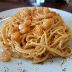 円山 カルネ - コチラも＋220円（税込）でパスタを増量。エビの身は、細かくカットしたモノで、小エビではありません。