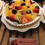 フロ・プレステージュ - 料理写真:７種のフルーツチーズタルト