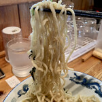 中華蕎麦 春馬 - よぉ〜くまぜまぜしてリフトUP⤴️