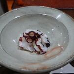 鮨匠 のむら - 茹で真蛸(鹿児島県開聞岳沖産、雌、800g)