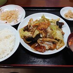 萬宝飯店 - 回鍋肉定食　ランチメニューで770円