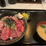 KA-TSU - ハーフ丼（赤身＆ネギトロ）具の大盛り
1300円