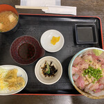 博多魚がし - こちらも一品にサバの天ぷら。