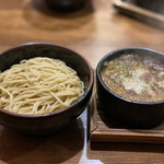 あんびしゃす花 - こく旨しょう油つけめん(並) 850円