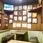 田代 - 店内は色紙がギッシリ