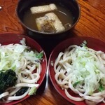 Nakano Chaya - 右が肉つけ550円、左が冷やしうどん500円