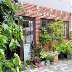 Cafe NU - 店舗前