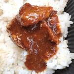 たん家 しん - コクのあるデミグラスソースはご飯にかけたくなる味
