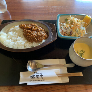 庭園のみえる喫茶室_1