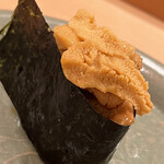 木挽町 とも樹 - この由良の赤ウニは絶品。萩や下関や唐津よりもウンマイっす