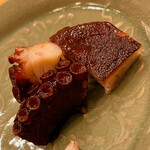 木挽町 とも樹 - 蛸の桜煮です。タウリンが生きています