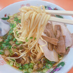 朱華楼 - 平打ち麺〜♪この麺が旨い