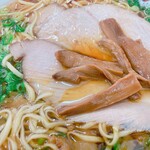 朱華楼 - パサパサしたチャーシューと濃い味付けのメンマ