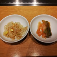 ビーフキッチン 恵比寿店 - 豆もやしナムル、白菜キムチ