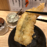 Tempura To Wain Ooshio - 穴子天持ち上げ