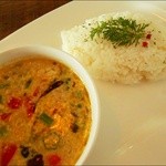 CAFE ARTISTA - green curry 