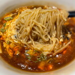 天津ダック - 酸辣湯麺の麺 麺は細ちぢれラーメンに変わった気がします