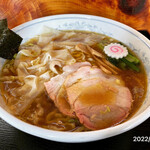 天山 - ワンタン麺￥850