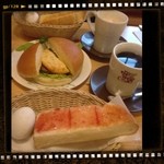 コメダ珈琲店 - モーニングとハンバーガー♡