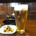 Tsubaki - 生ビール６５０円とお通しのおまめさん