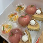 ケーキハウス　ヨシダ - 料理写真:杏仁とうふ　もものタルト　洋なしのブリュレ　